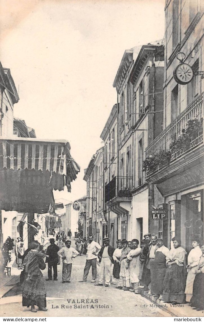 Valréas – La Rue Saint Antoine Animée  - Valreas