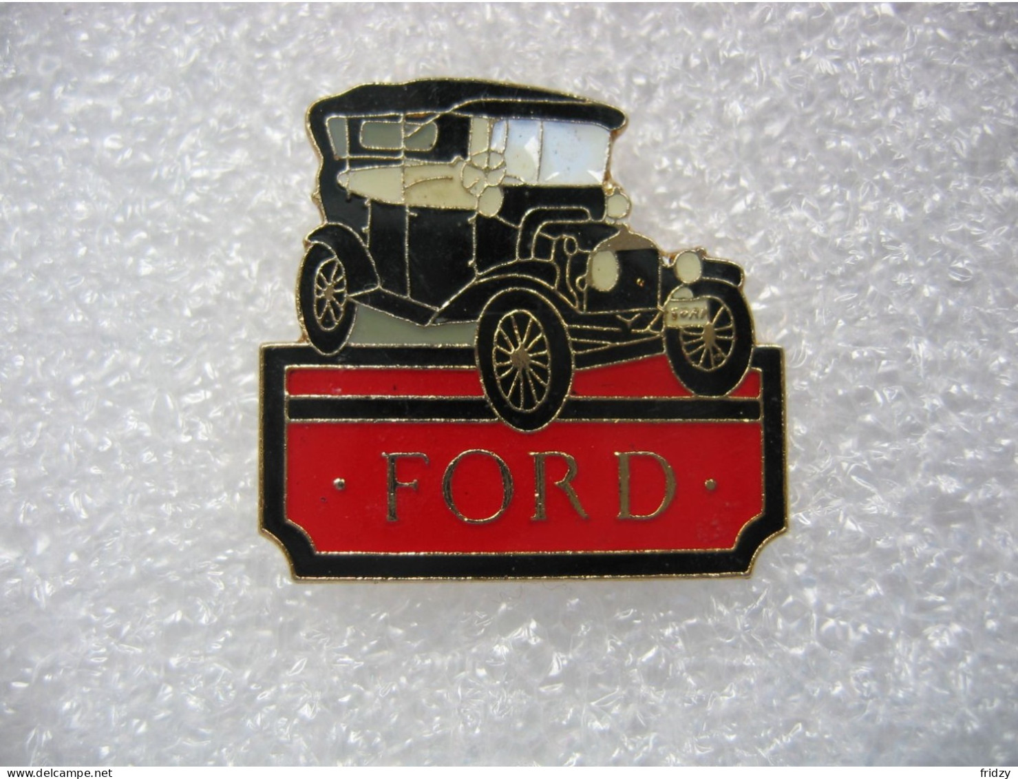 Pin's D'une Ancienne FORD - Ford