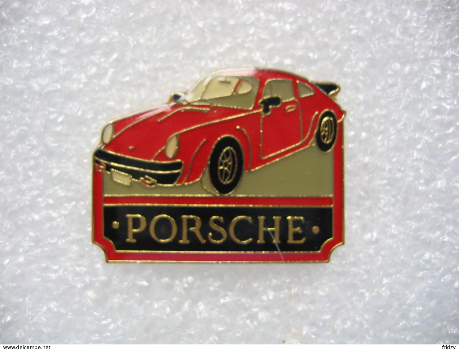 Pin's D'une Porsche De Couleur Rouge - Porsche