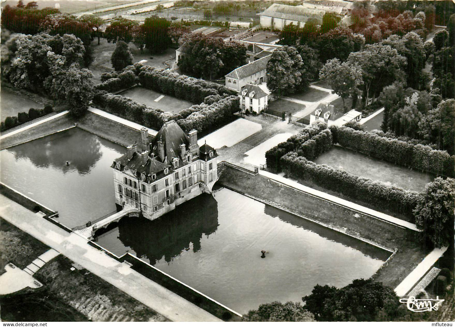 94* ORMESSON S/MARNE Le Chateau   (CPSM 10x15cm)      RL19,0624 - Ormesson Sur Marne