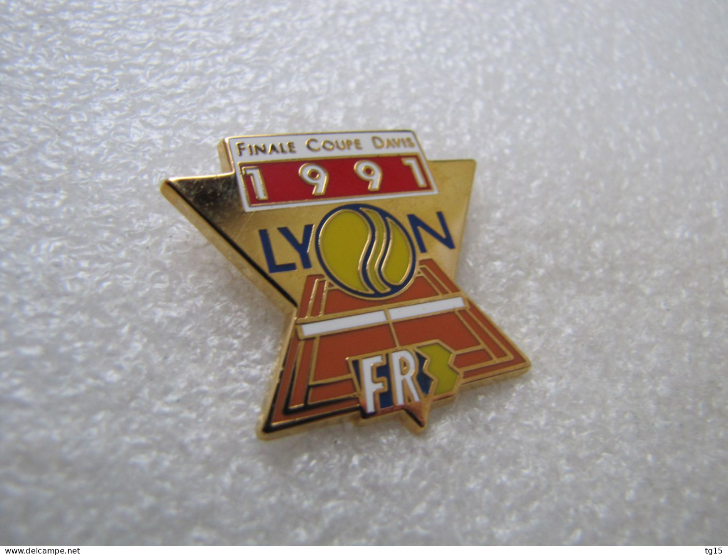 PIN'S  MEDIA  FR3  TENNIS   FINALE COUPE DAVIS 1991 LYON   ZAMAK J.A.F. - Tenis