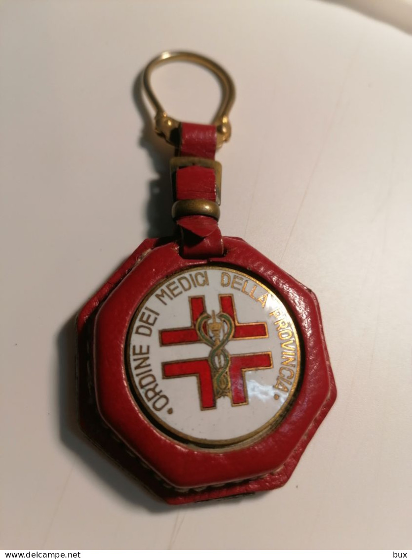 CROCE ROSSA PORCELLANATA ORDINE DEI MEDICI DELLA PROVINCIA SINPHARMA MILANO   PUBBLICITA PORTACHIAVI   PORTE-CLEFS - Rotes Kreuz