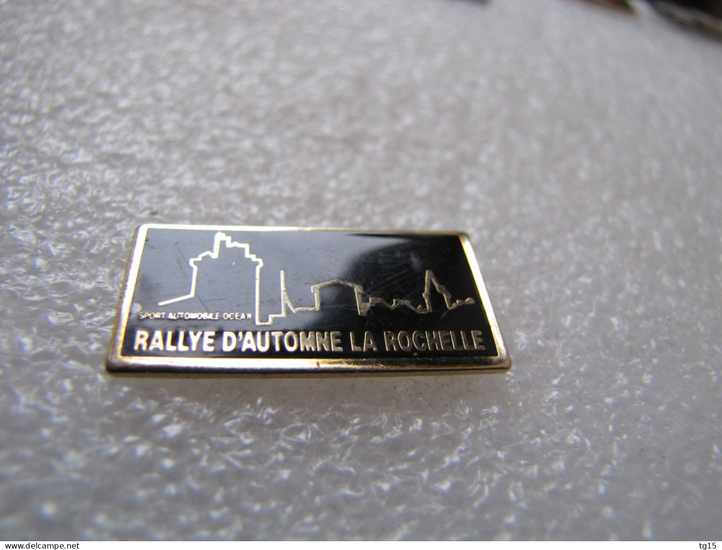 PIN'S    RALLYE D AUTOMNE  LA ROCHELLE - Rallye