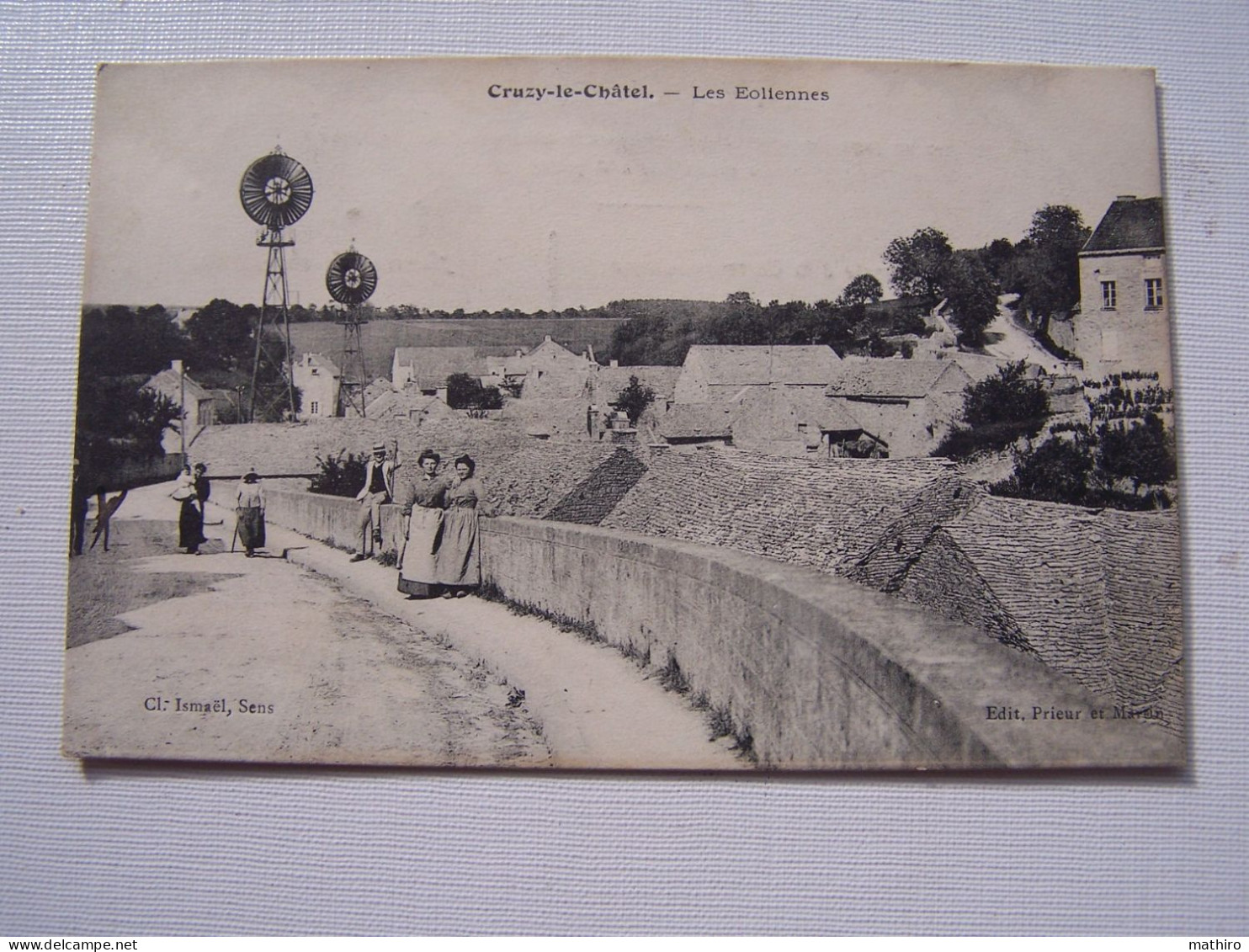 CRUSY-LE-CHÂTEL - Les Eoliennes - Cruzy Le Chatel