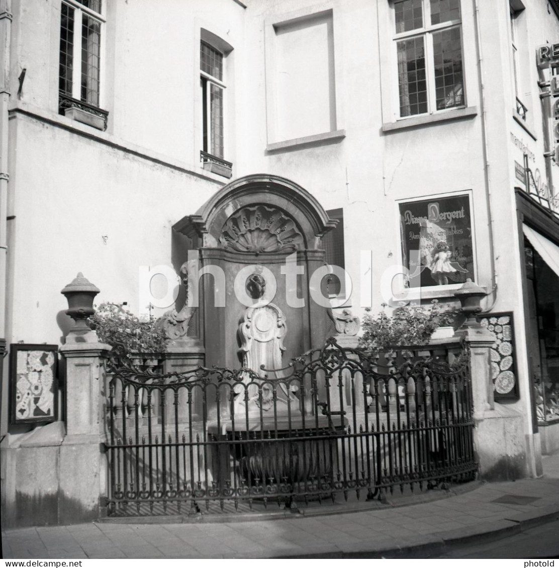 4 NEGATIVES SET 1964 BRUXELLES BELGIQUE BELGIUM AMATEUR 60mm NEGATIVE NOT PHOTO FOTO - Non Classificati