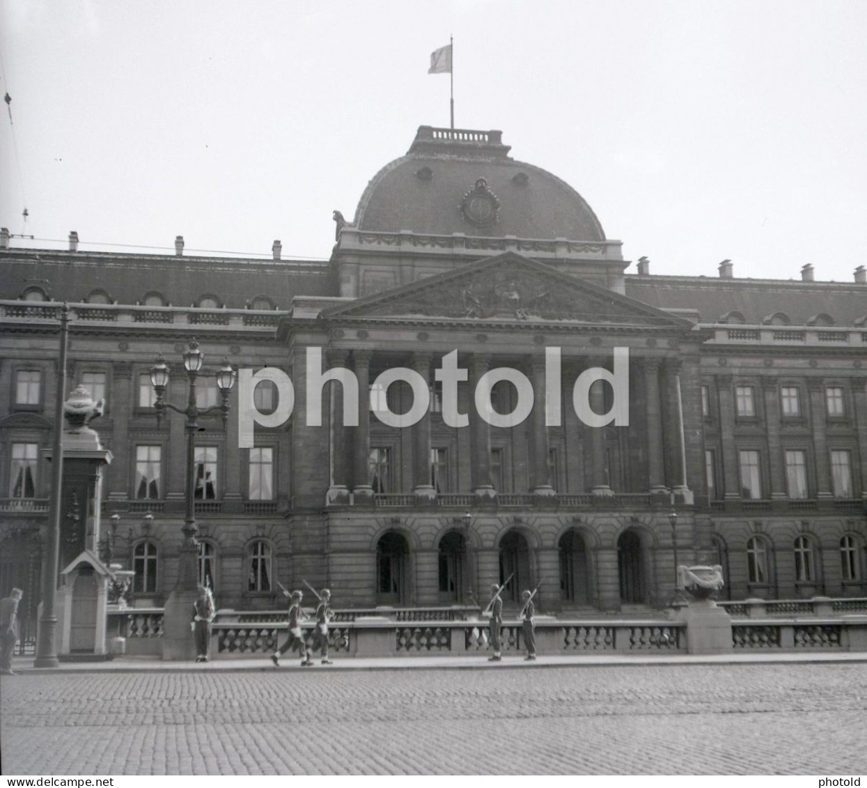 4 NEGATIVES SET 1964 BRUXELLES BELGIQUE BELGIUM AMATEUR 60mm NEGATIVE NOT PHOTO FOTO - Non Classificati