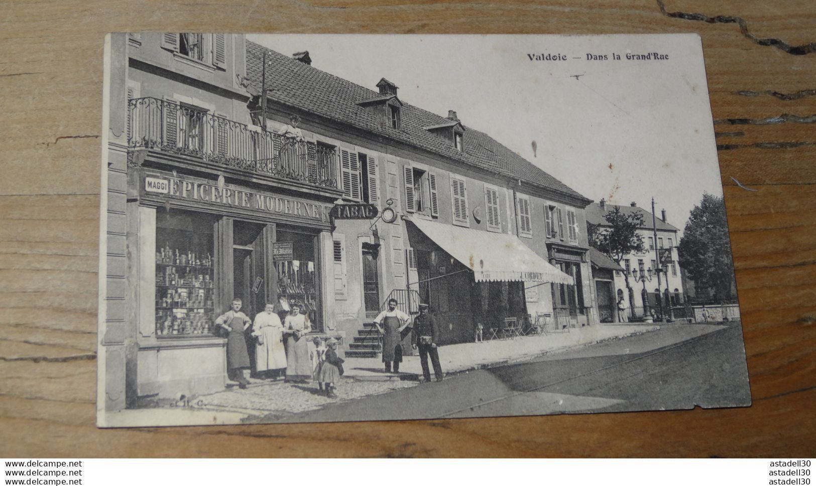 VALDOIE : Dans La Grand'rue ................ B-9203 - Valdoie