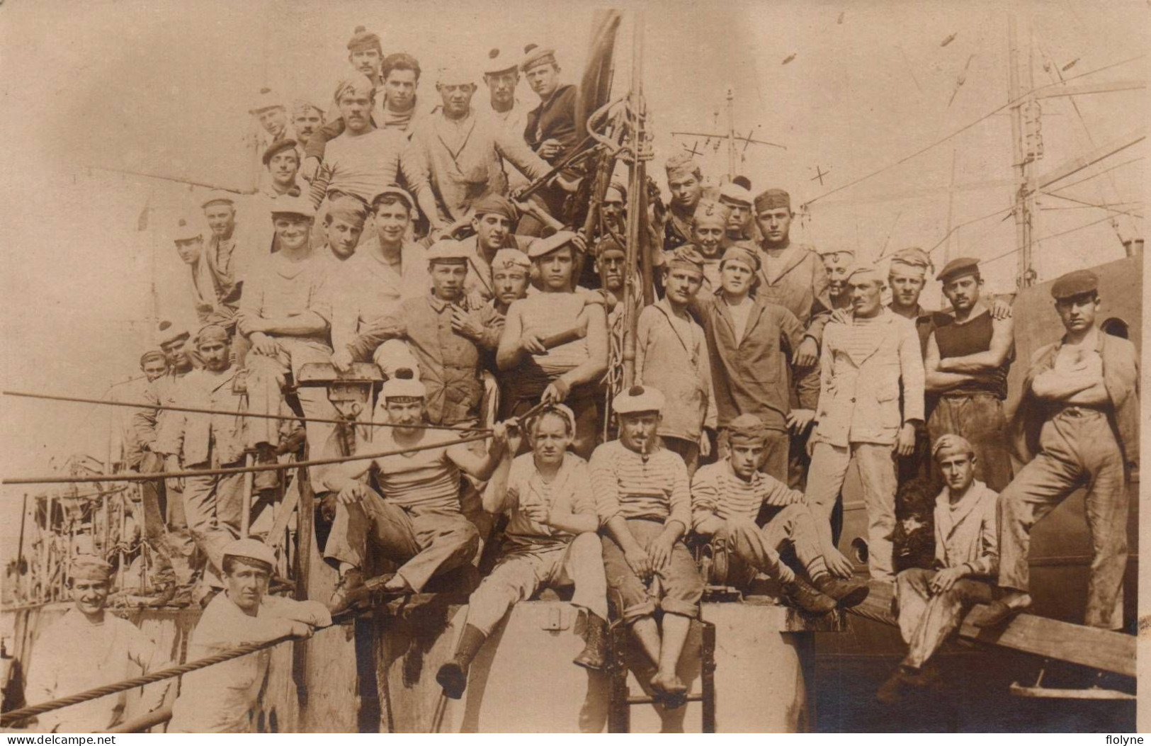 Bateau De Commerce - Carte Photo - Groupe équipage Du Navire ? - Matelot Marine Marchande - Koopvaardij