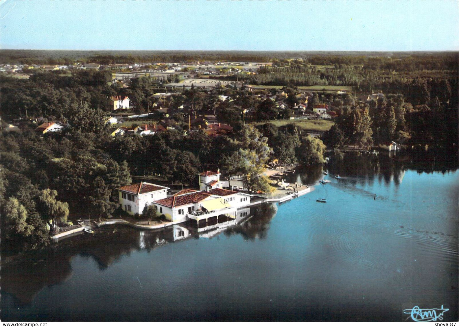 40 - Soustons - Vue Aérienne - Le Lac Et L'Hôtel Du Pavillon Landais - Soustons