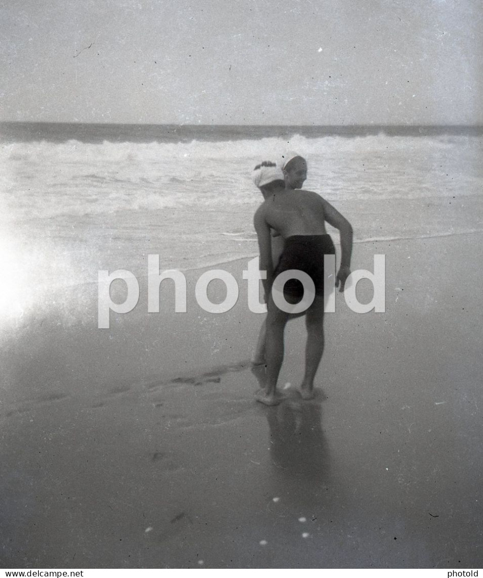 20 NEGATIVES SET 1942 BOYS GIRLS MAN WOMAN FEMME BABY PORTUGAL AMATEUR 60mm NEGATIVE NOT PHOTO FOTO