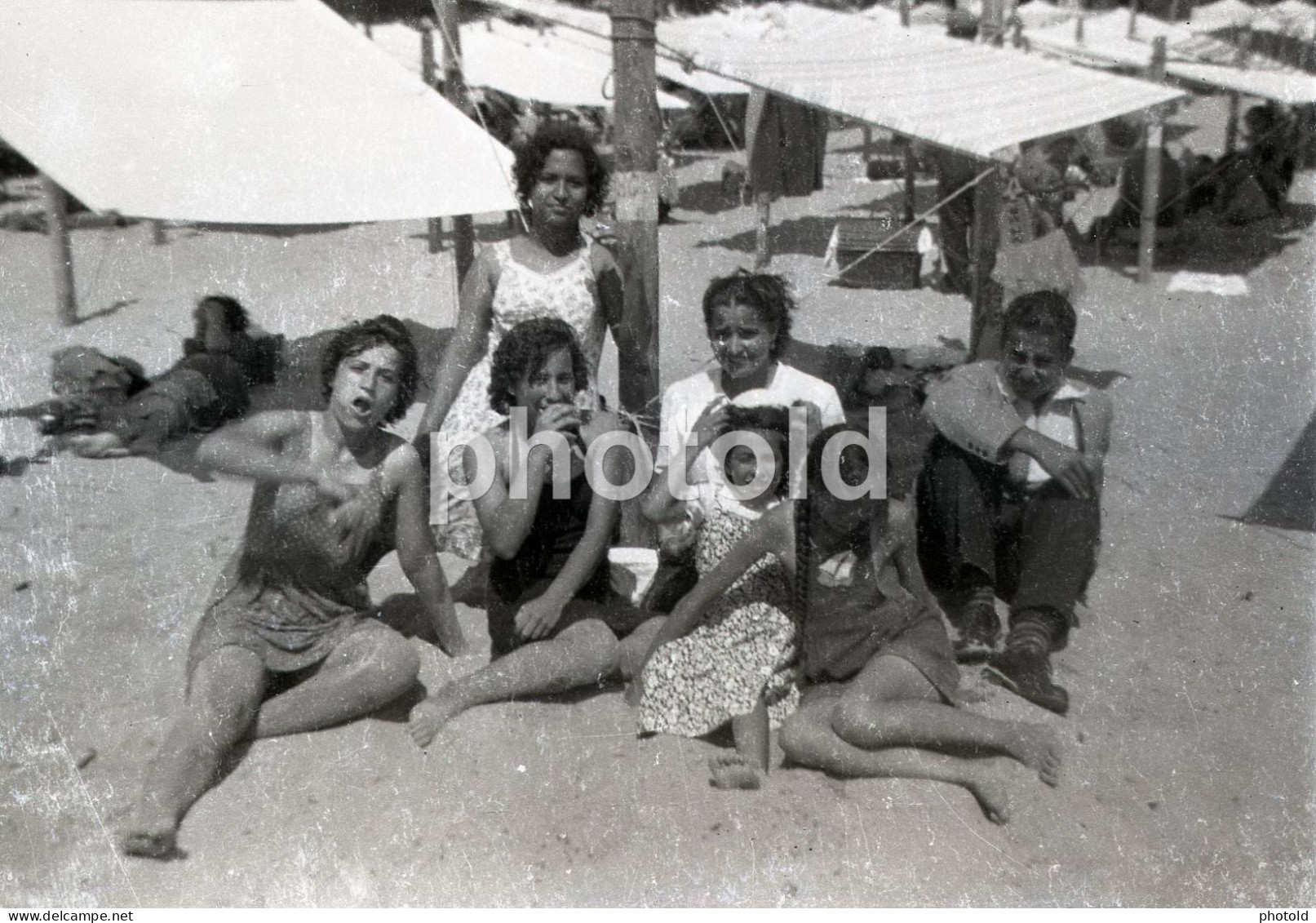 20 NEGATIVES SET 1942 BOYS GIRLS MAN WOMAN FEMME BABY PORTUGAL AMATEUR 60mm NEGATIVE NOT PHOTO FOTO