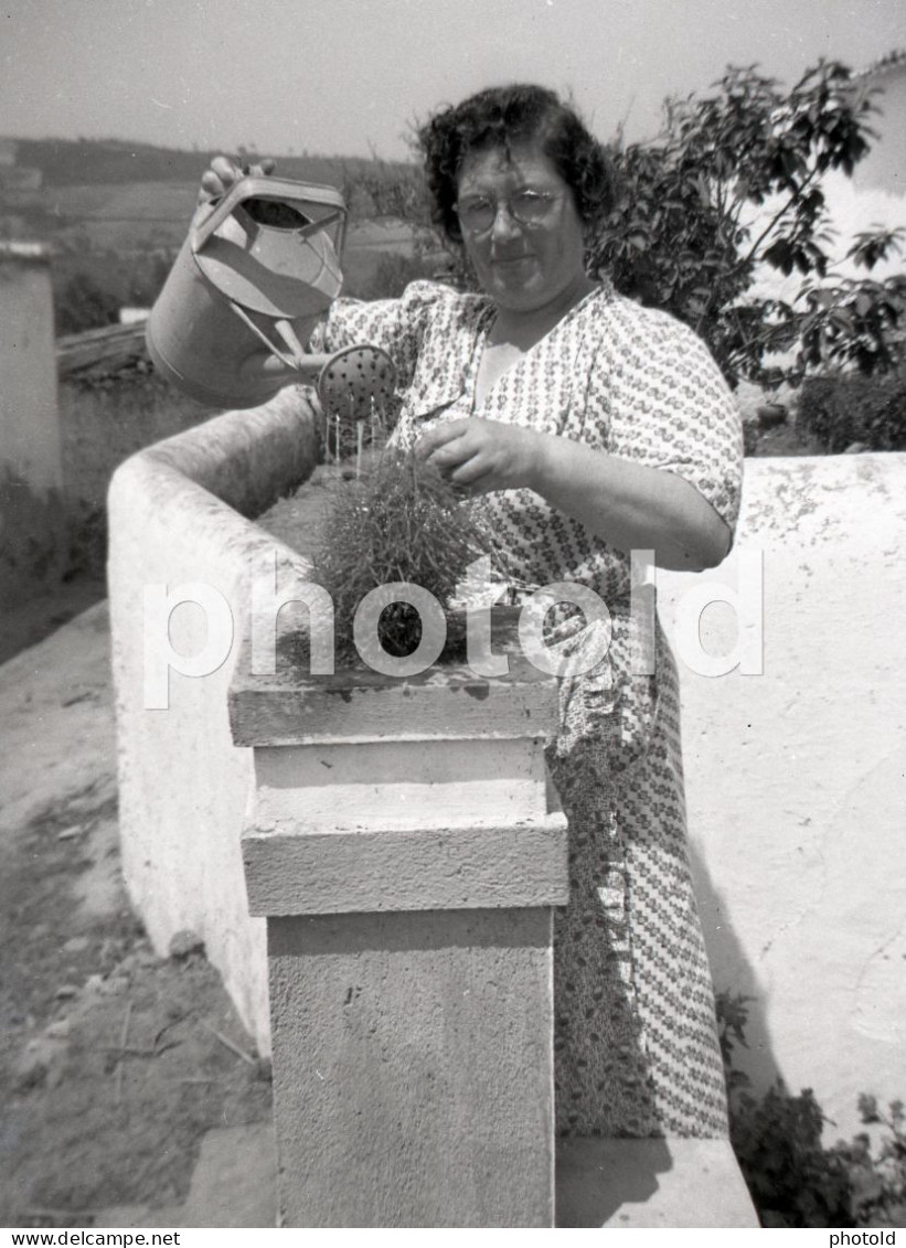 20 NEGATIVES SET 1942 BOYS GIRLS MAN WOMAN FEMME PORTUGAL AMATEUR 60mm NEGATIVE NOT PHOTO FOTO