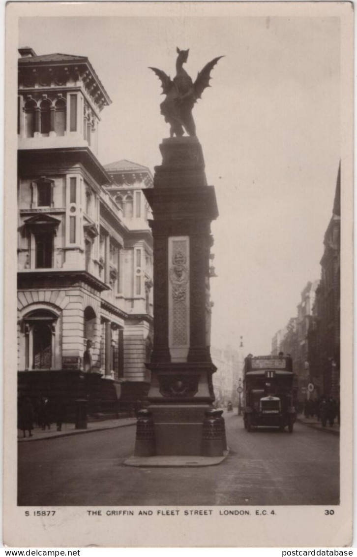 London - The Griffin And Fleet Street - & Bus - London Suburbs