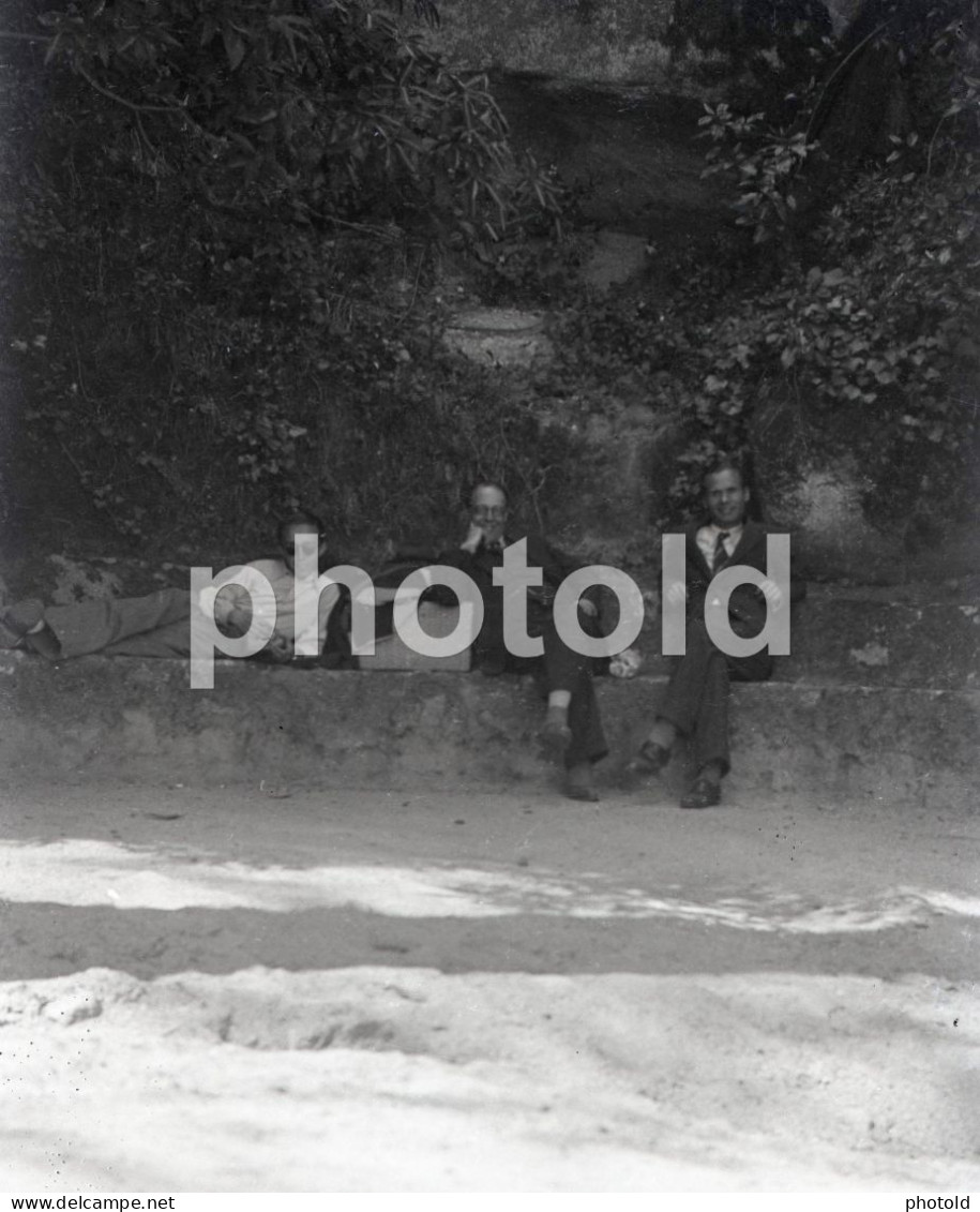 20 NEGATIVES SET 1953 WOMAN FEMME BOY GIRL PORTUGAL AMATEUR 60mm NEGATIVE NOT PHOTO FOTO