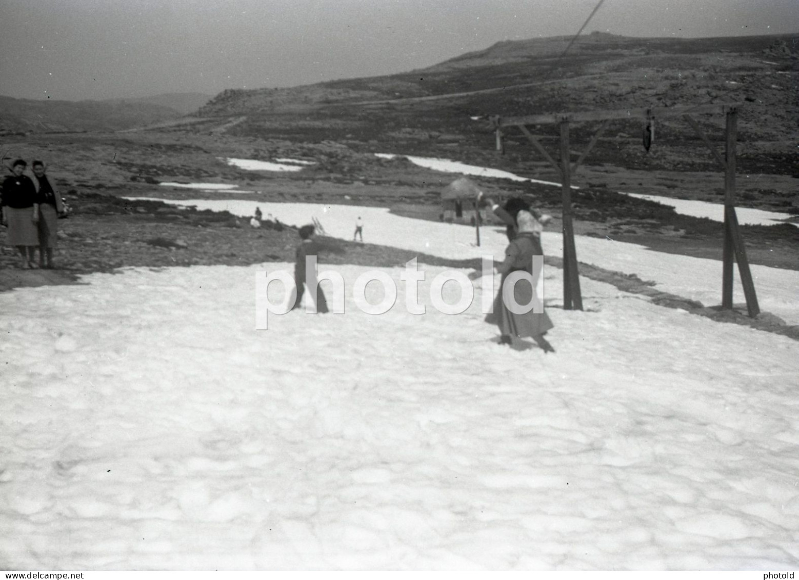 20 NEGATIVES SET 1953 WOMAN FEMME BOY GIRL PORTUGAL AMATEUR 60mm NEGATIVE NOT PHOTO FOTO