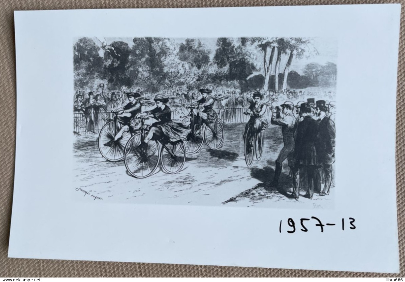 1er Course Vélocipède De Dames, Bordeaux, FRANCE 1868 - 15 X 10 Cm. (REPRO PHOTO ! Zie Beschrijving Voir Description) ! - Wielrennen