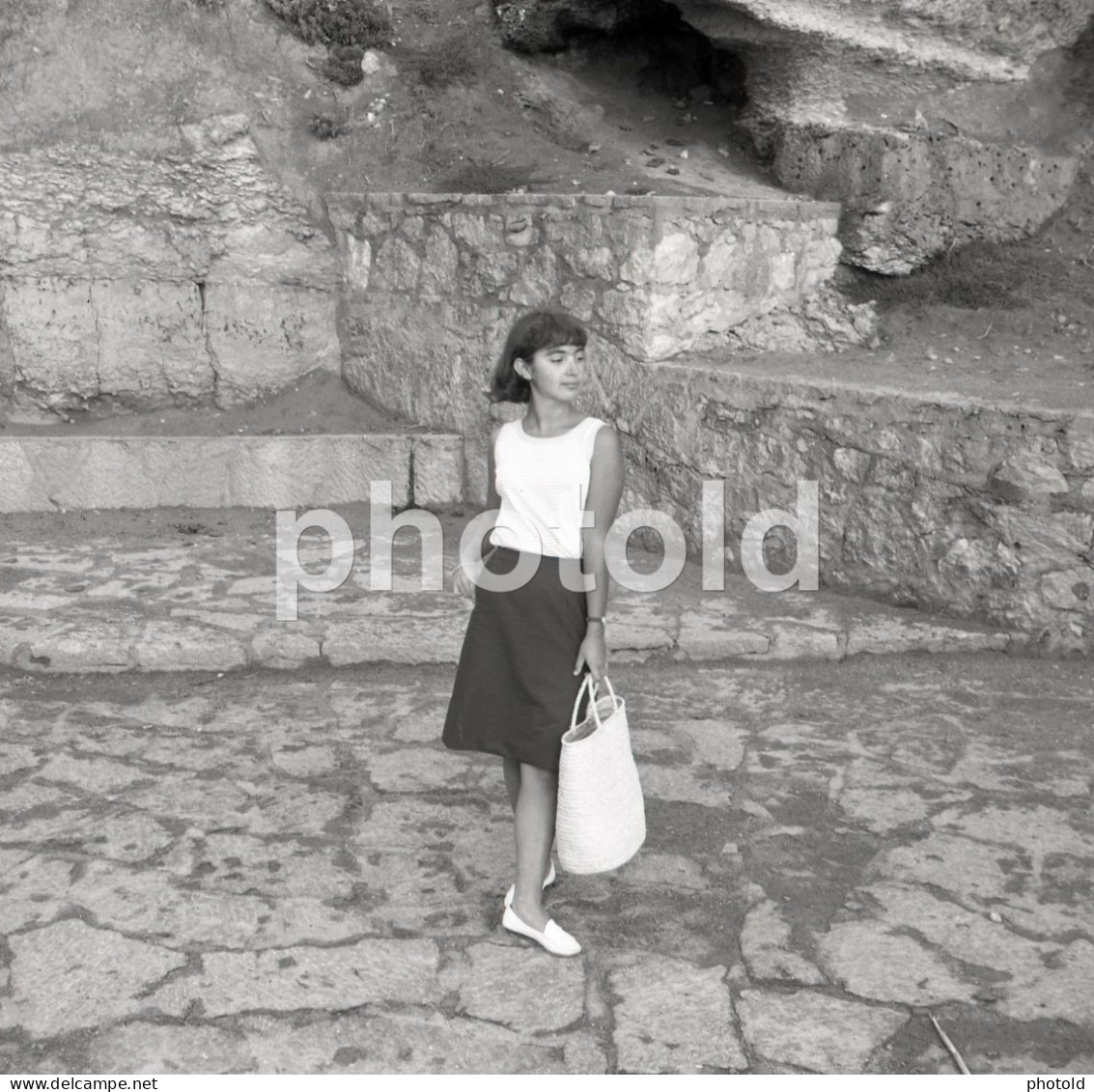 20 NEGATIVES SET 1960s WOMAN FEMME MAN BEACH PLAGE STRAND BABY PORTUGAL AMATEUR 60mm NEGATIVE NOT PHOTO FOTO