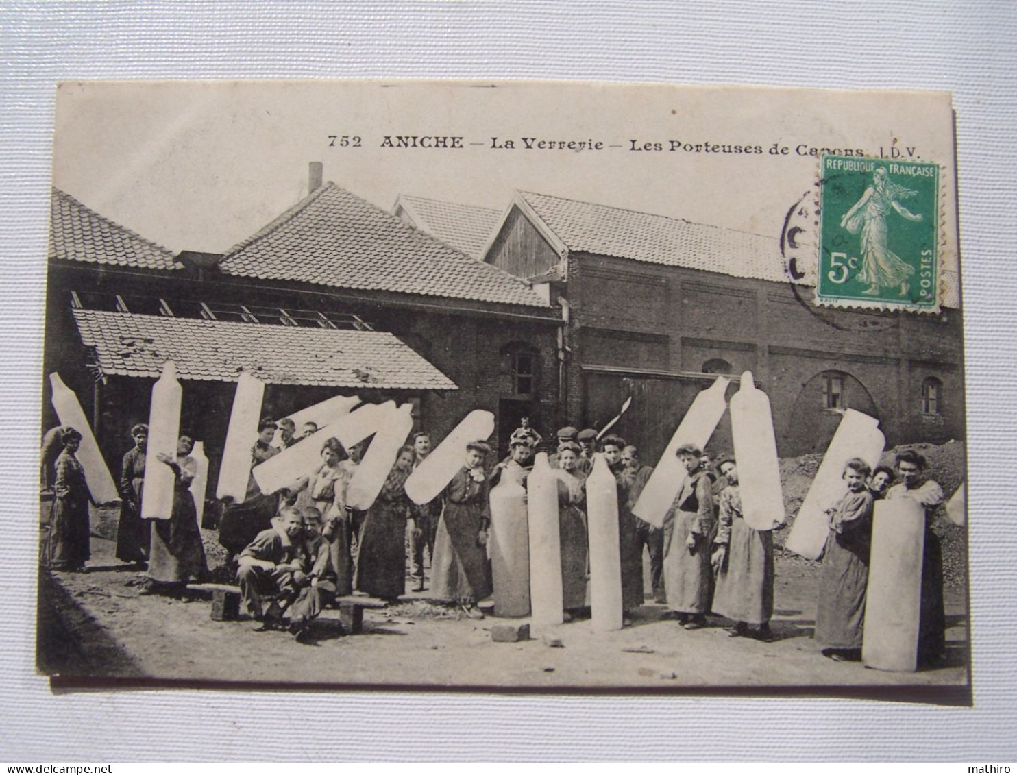 ANICHE - La Verrerie - Les Porteuses De Canons - Aniche
