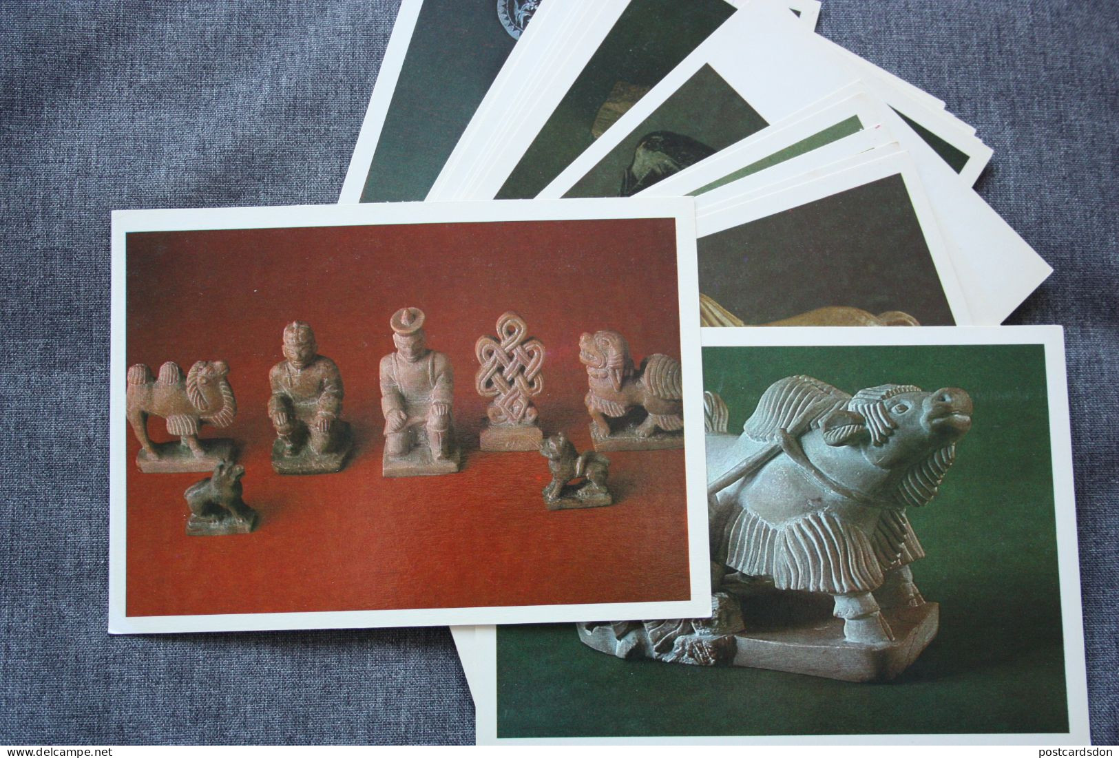 JEU - ECHECS - CHESS - ECHECS -   Chess Figures Made By Tyva Masters - Old Postcard 1984 From Soviet Set - Schaken