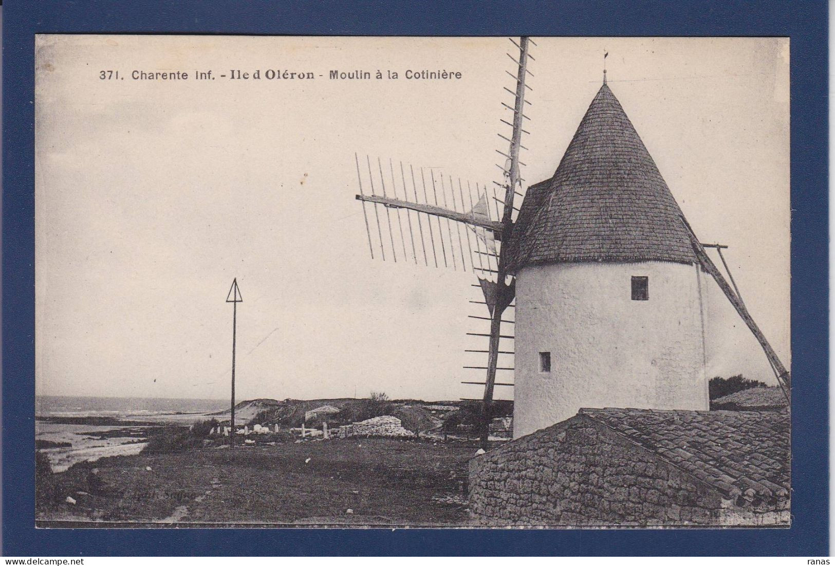 CPA Moulin à Vent Non Circulée Ile D'Oléron La Cotinière - Moulins à Vent