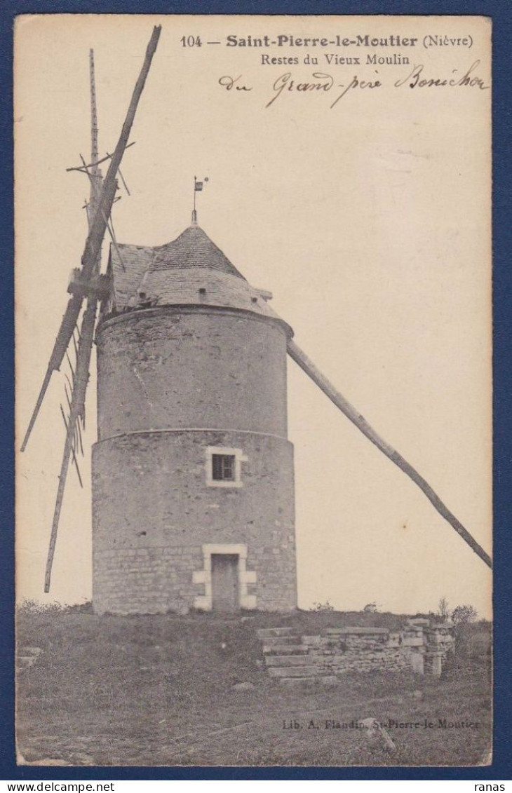 CPA Moulin à Vent Circulé Saint Pierre Le Moutier - Moulins à Vent