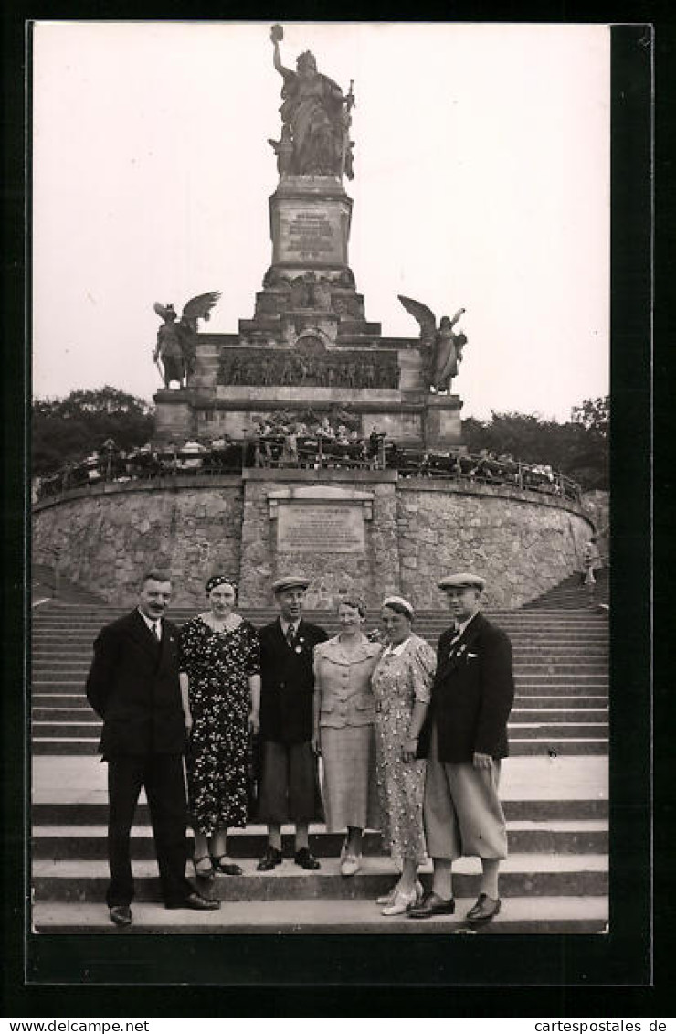 Foto-AK Familienfoto Vor Dem Niederwald-Denkmal  - Altri & Non Classificati