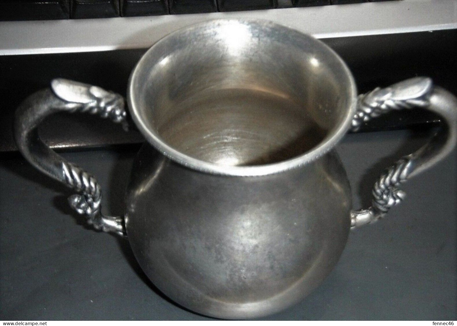 * Petit Pot Argenté - Tampon : The Middleton Plate Co (Symbole : Balance, N°23) - Argenteria