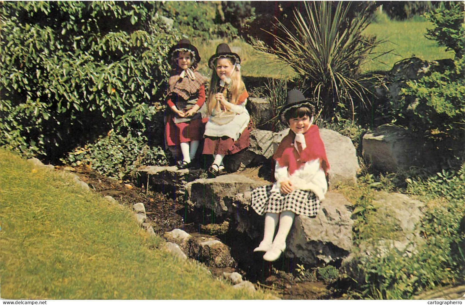 Postcard Traditional Costumes Welsh Wales Children - Customs