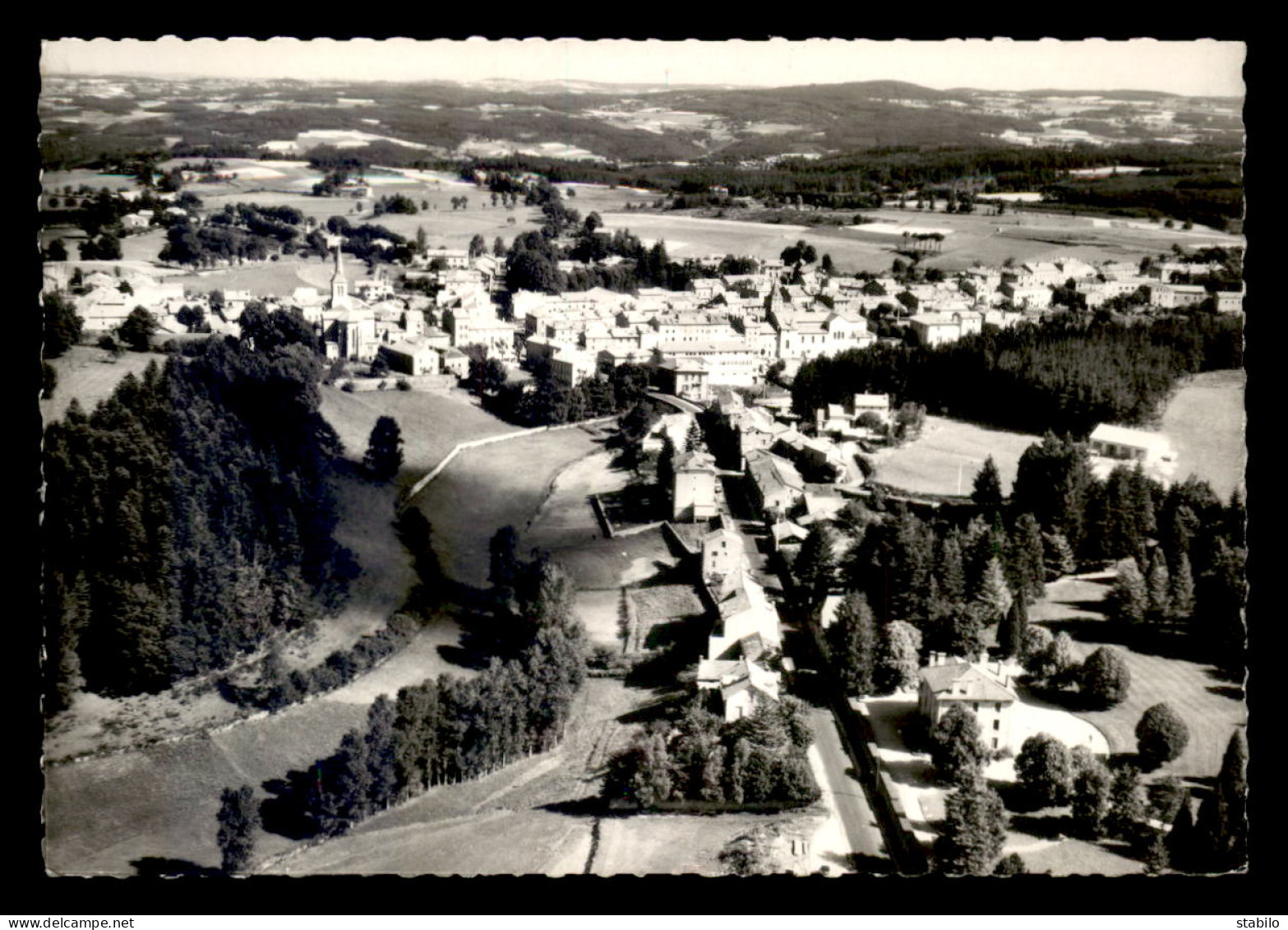 43 - MONTFAUCON-EN-VELAY - VUE AERIENNE - Montfaucon En Velay