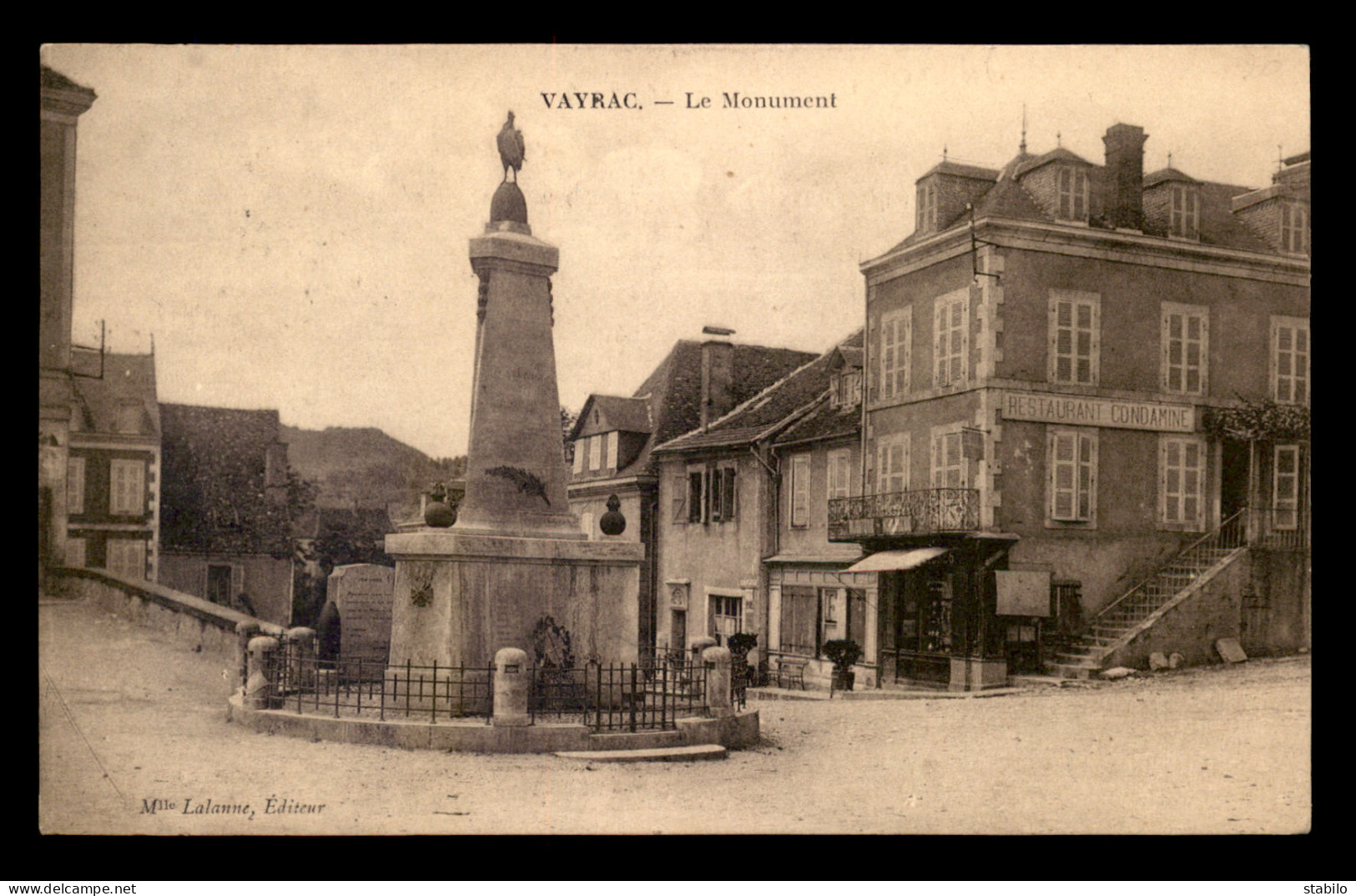 46 - VAYRAC - LE MONUMENT AUX MORTS - RESTAURANT CONDAMINE - Vayrac