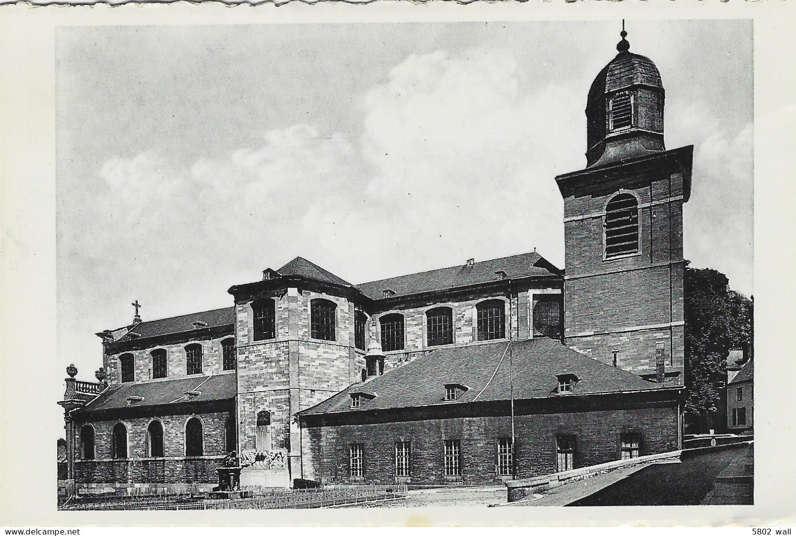 ANDENNE : Collégiale Sainte-Begge Et Monument Aux Morts - Andenne