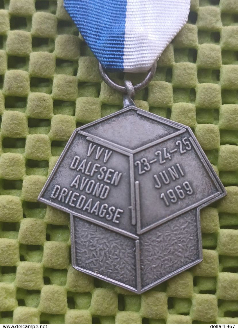 Medaille -   VVV Dalfsen , Avond Driedaagse , 23-24-25-6-1969. -  Original Foto  !!  Medallion  Dutch - Other & Unclassified