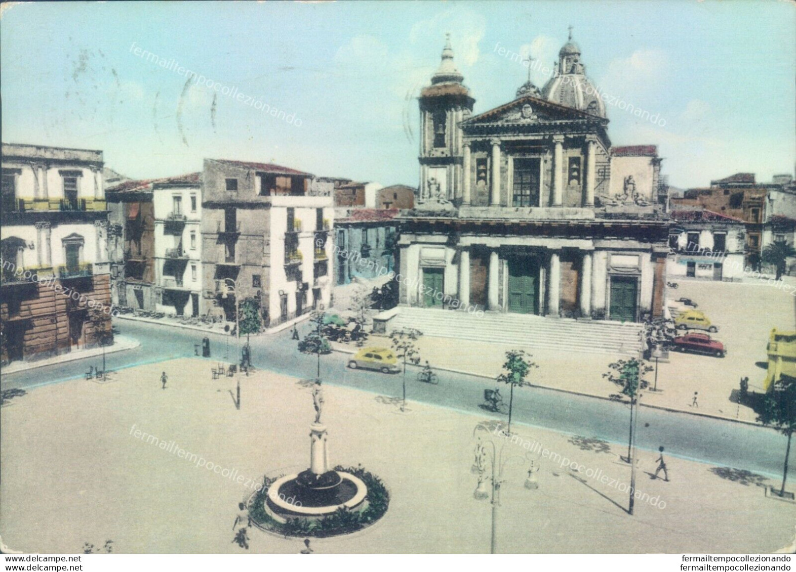 P657 Cartolina Gela Duomo E Piazza Umberto I Provincia Di Caltanissetta - Caltanissetta