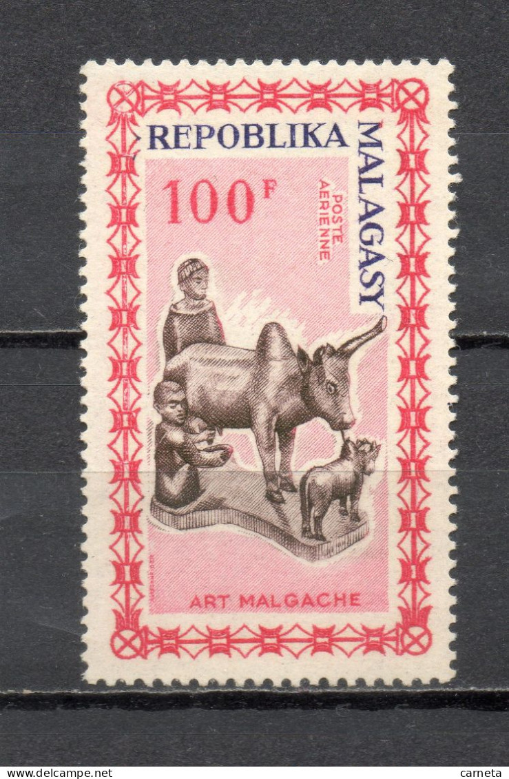 MADAGASCAR  PA  N° 96    NEUF SANS CHARNIERE  COTE 2.20€   ART MALGACHE STATUE - Madagascar (1960-...)