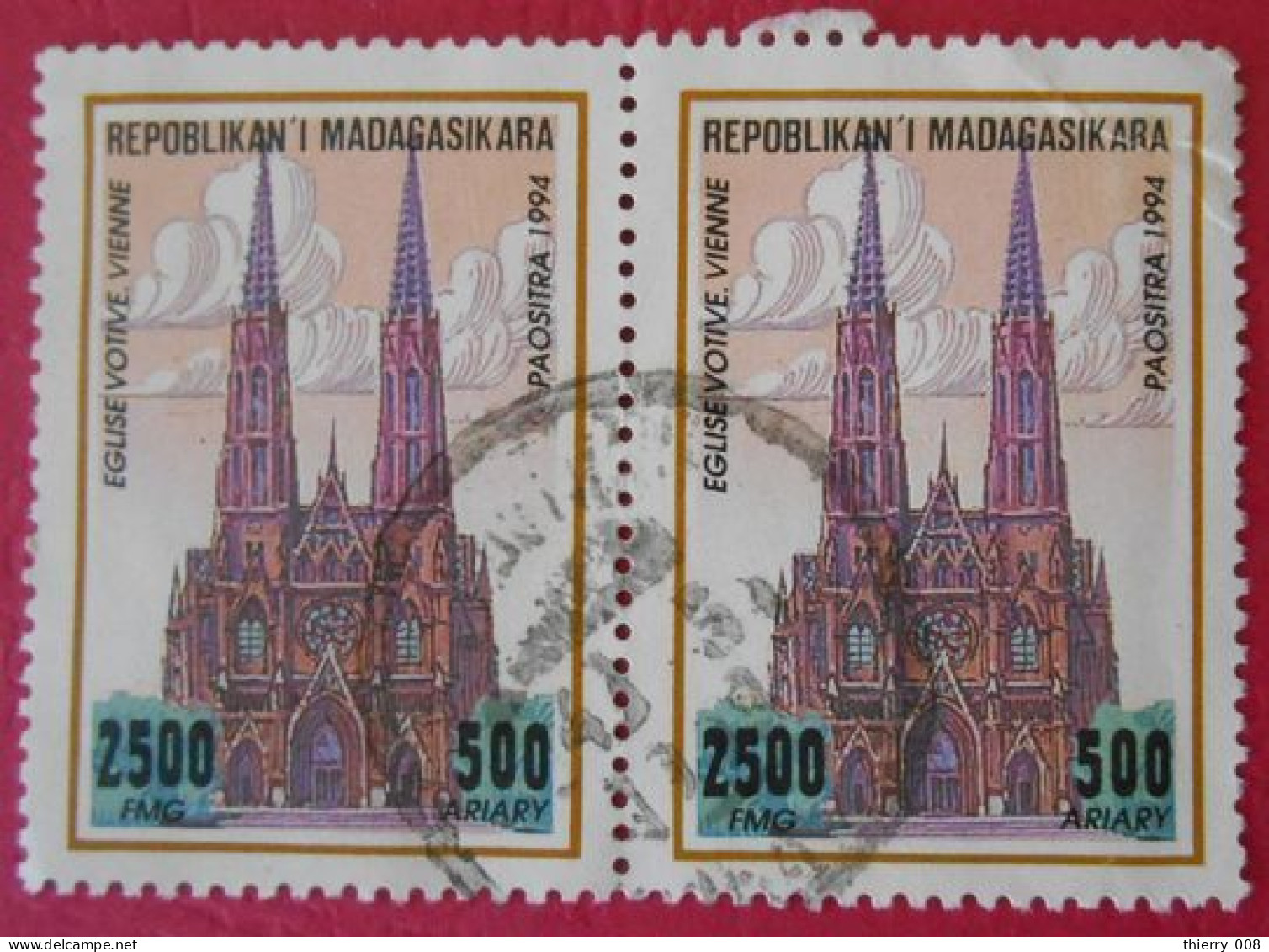 43 Repoblika Malagasiraka République Malgache Eglise Votive Vienne - Cristianismo