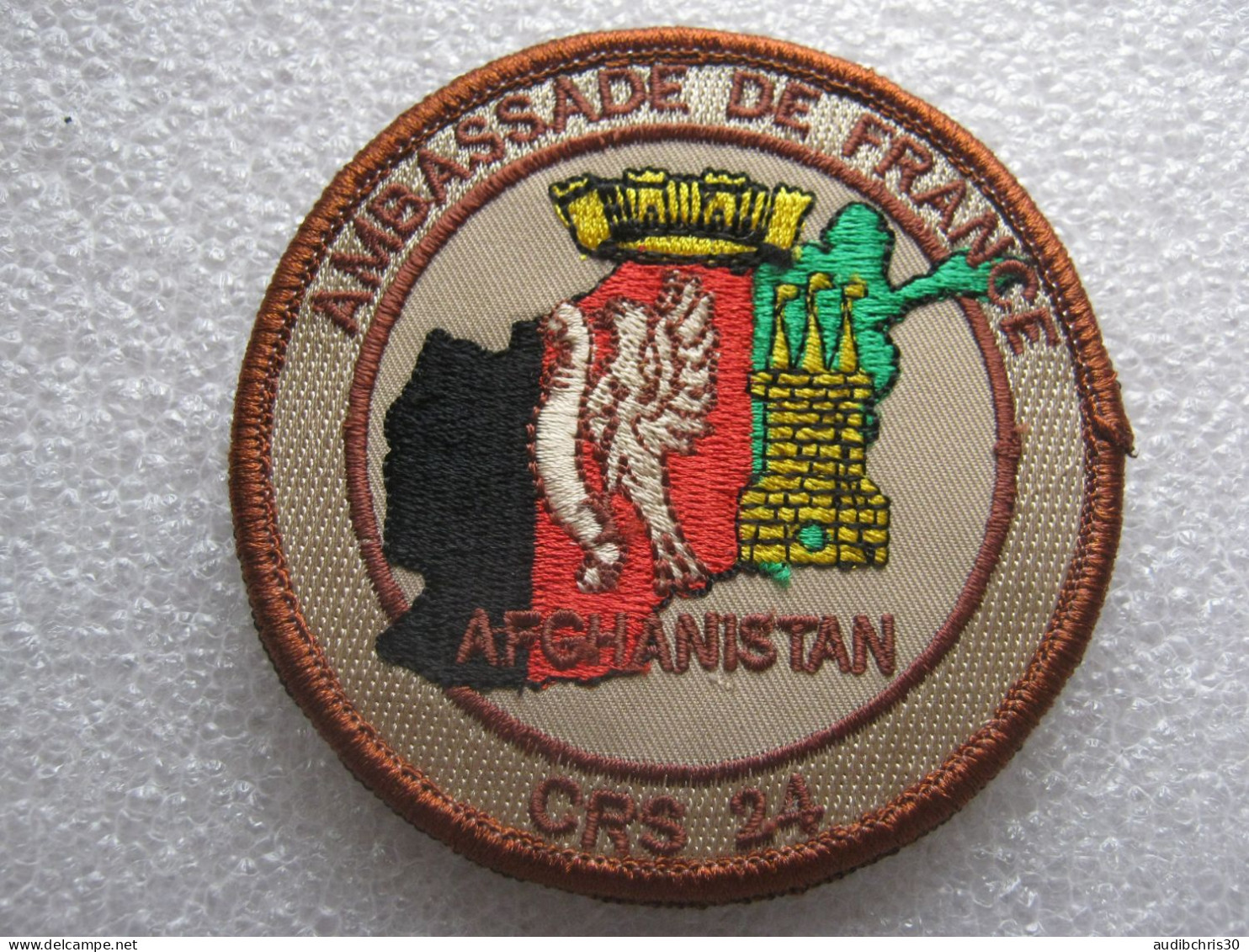 COLLECTION ANCIEN ECUSSON P.N CRS 24 SECURITE AMBASSADE FRANCE EN AFGHANISTAN 90MM SCRATCH AU DOS ETAT EXCELLENT - Police & Gendarmerie