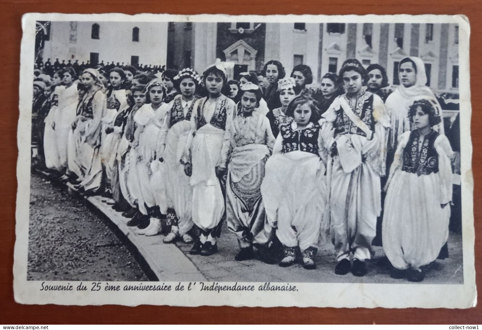 #4   Albania / Souvenir Du 25 ème Anniversaire De L'Independance Albanaise - Girls In Costume - Albanie