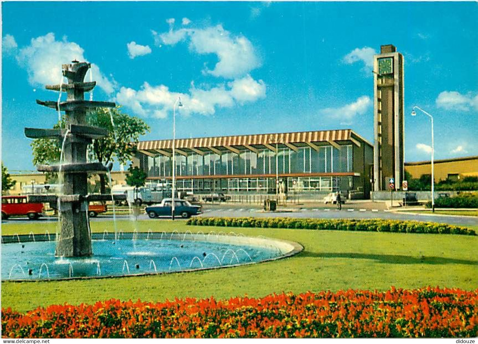 Pays-Bas - Nederland - Venlo - Station - Automobiles - CPM - Voir Scans Recto-Verso - Venlo