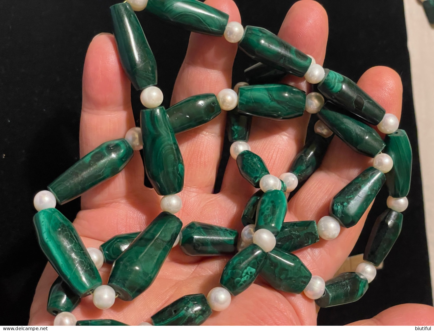 Lunga Antica Collana in Malachite e perle di fiume