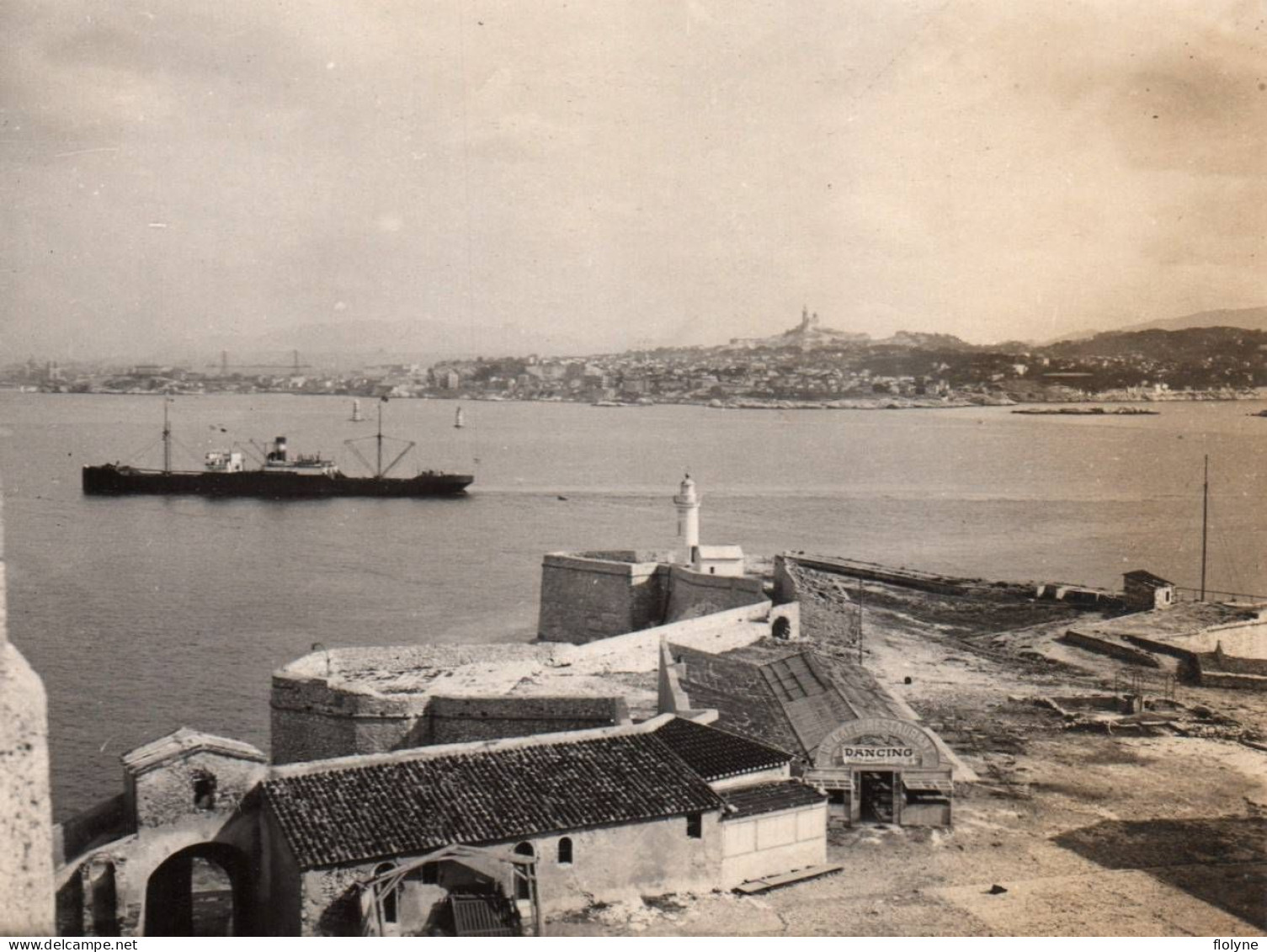 Marseille - Photo Ancienne Originale - Une Vue Sur La Ville - Café Restaurant Dancing Bateau Cargo Courrier 8,2x10,3 Cm - Château D'If, Frioul, Iles ...