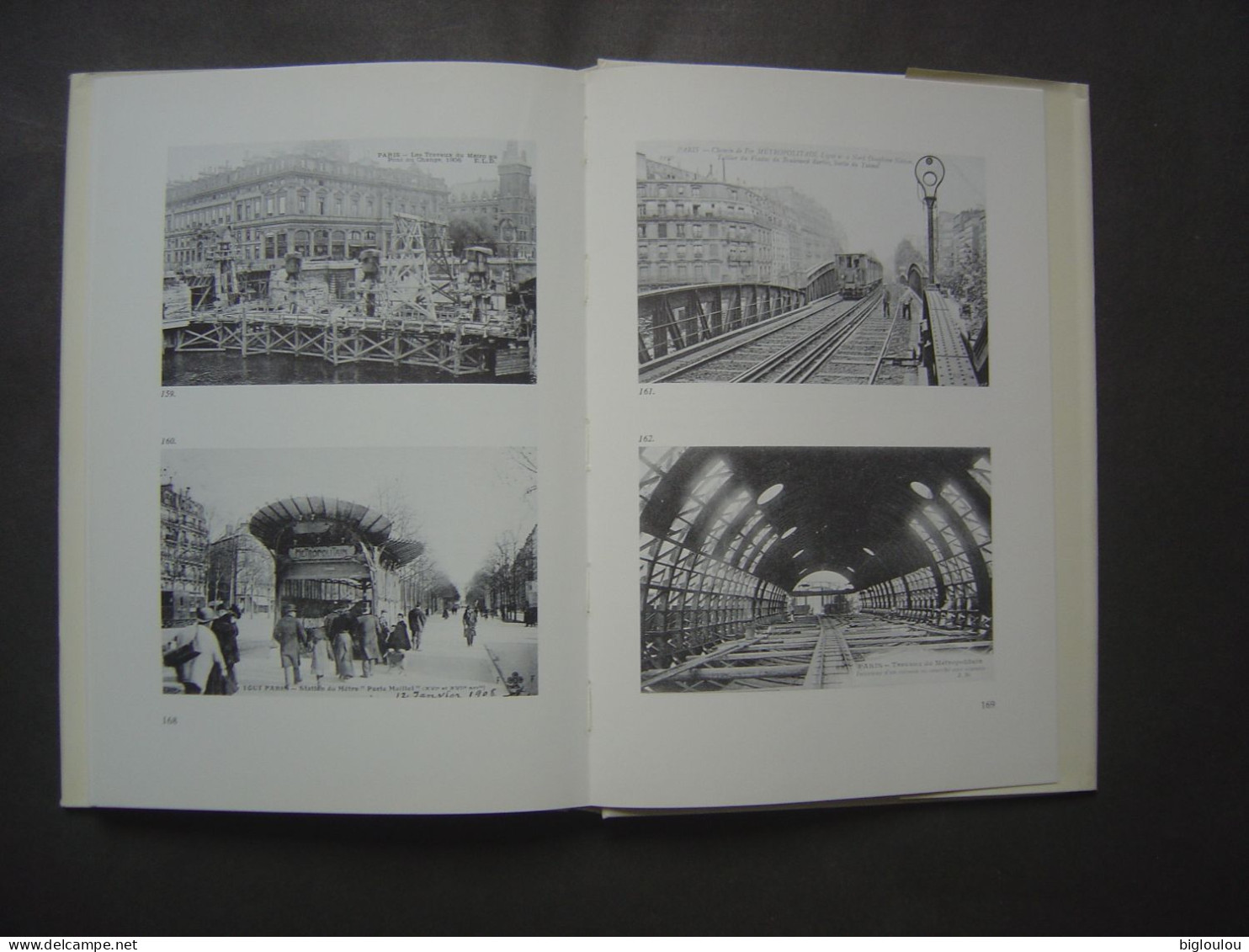 Beau Livre Cartonné - PARIS NAGUERE - TRANSPORTS PUBLIC - Ferrovie & Tranvie