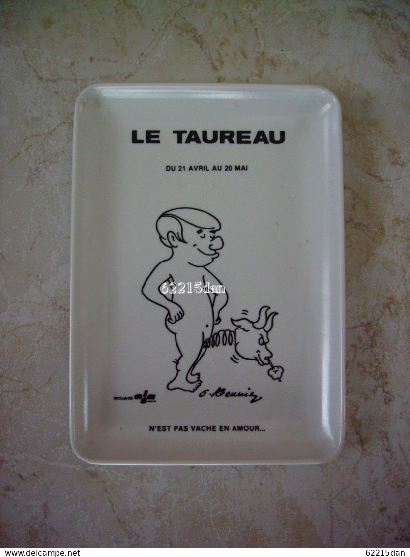 SIGNE DU ZODIAQUE. TAUREAU . RARE VIDE POCHE PLASTIQUE COUPELLE CENDRIER RAMASSE MONNAIE - Other & Unclassified