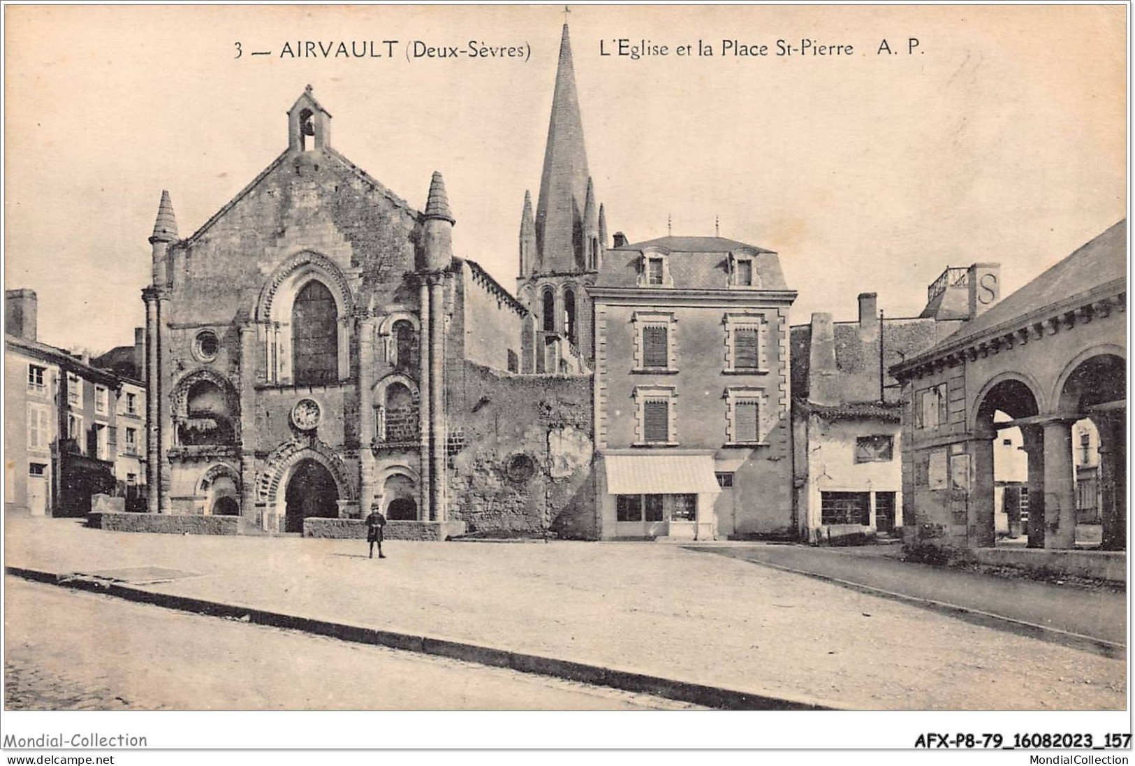 AFXP8-79-0727 - AIRVAULT - L'eglise Et La Place ST-PIERRE - Airvault