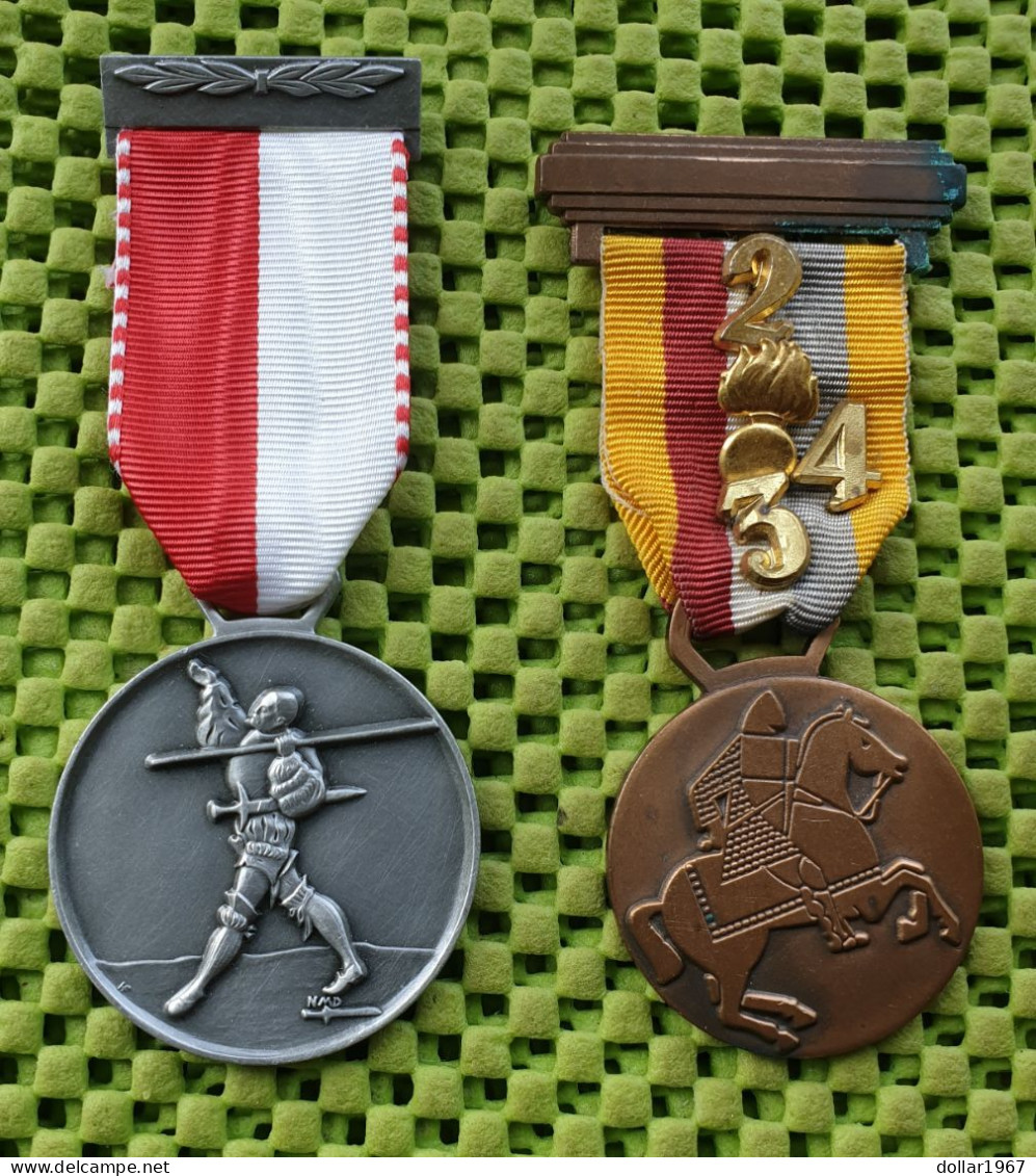 2 X Medaille - MILITAIR - Marche De 'Armée Luxembourg -  Original Foto  !! - Other & Unclassified