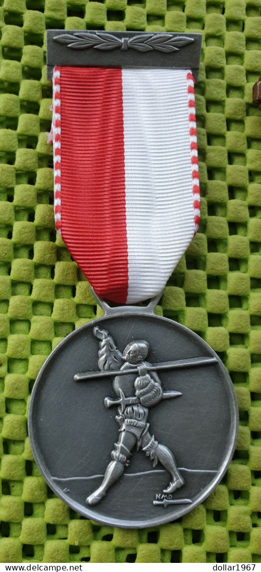 2 X Medaille - MILITAIR - Marche De 'Armée Luxembourg -  Original Foto  !! - Sonstige & Ohne Zuordnung