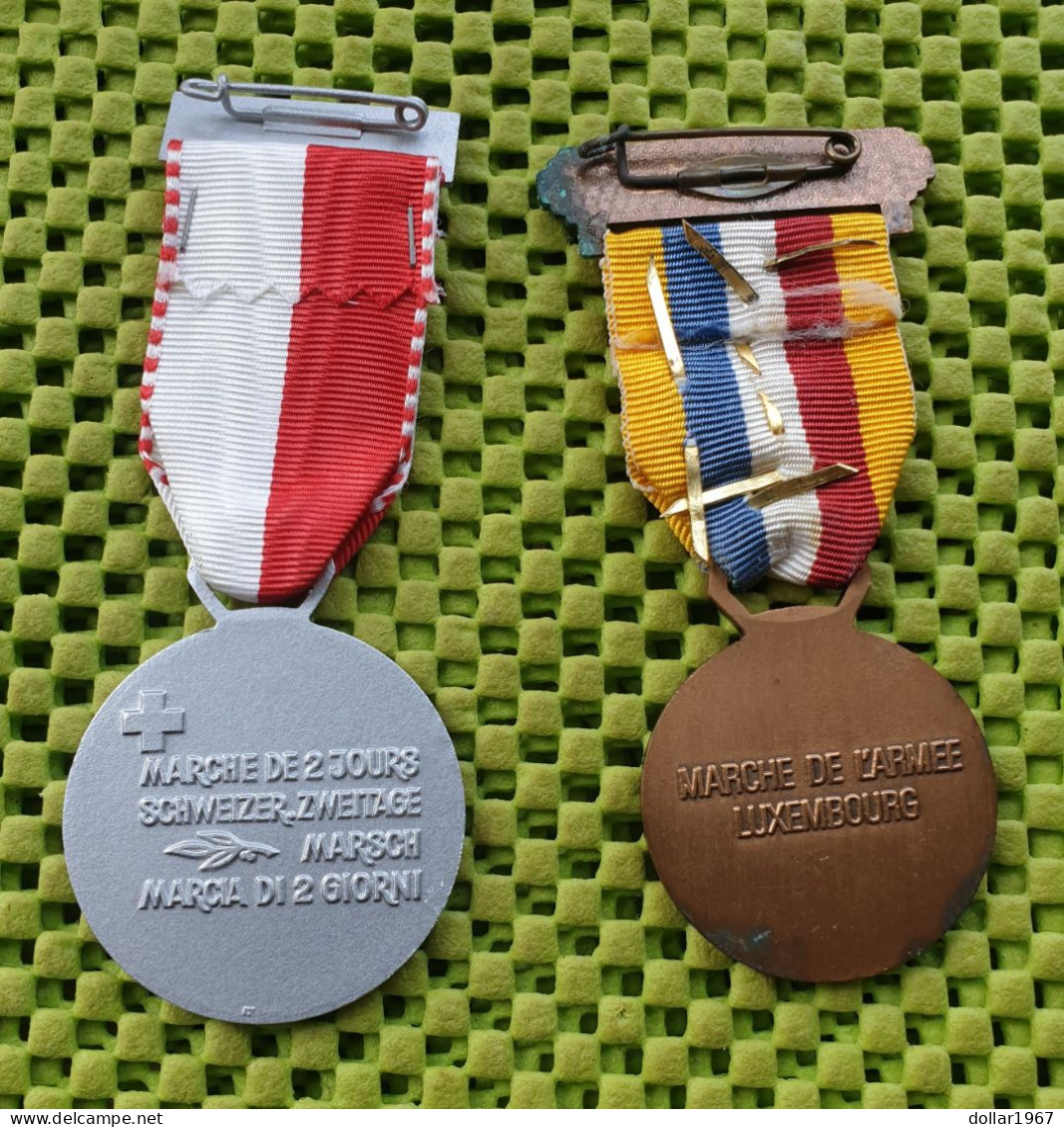 2 X Medaille - MILITAIR - Marche De 'Armée Luxembourg -  Original Foto  !! - Other & Unclassified