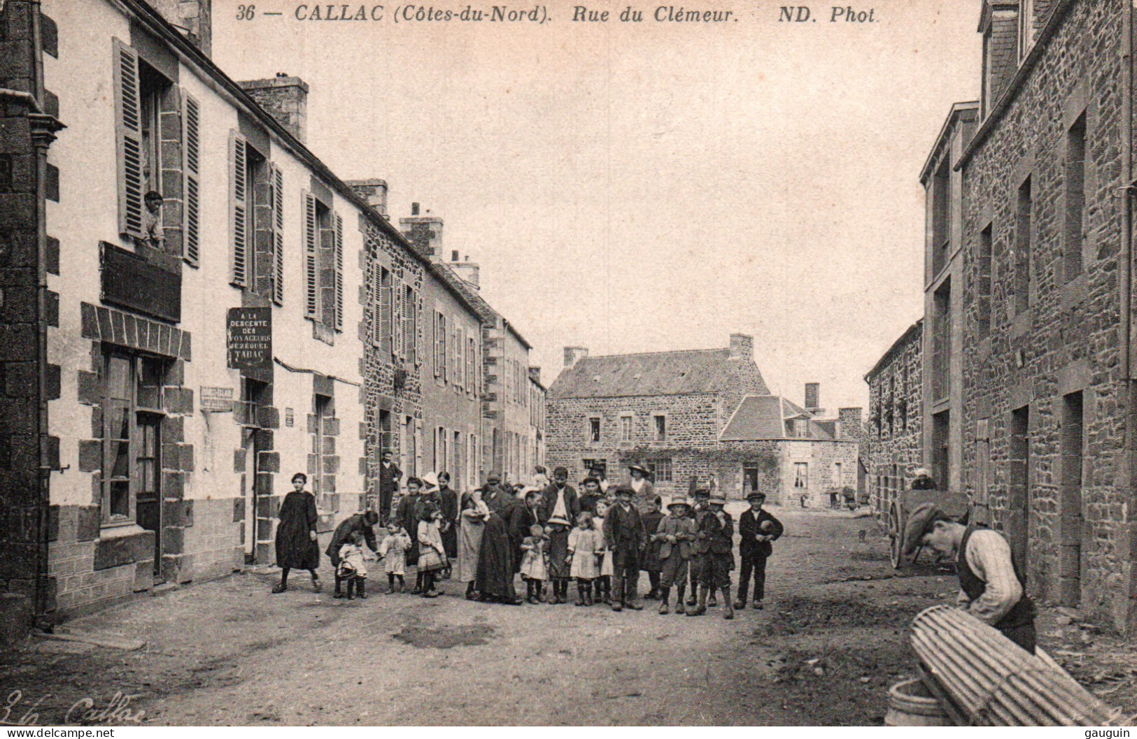 CPA - CALLAC - Rue Du Clémeur - Edition ND.photo - Callac