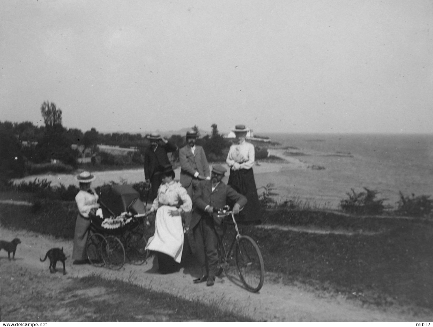 Plaque Photo En Verre. Petite Pause Au Bord De L'eau - Plaques De Verre