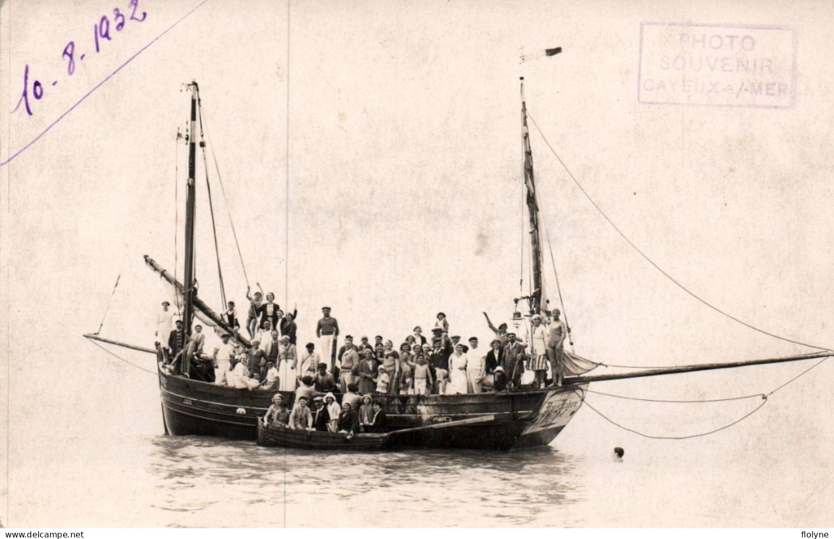 Cayeux Sur Mer - Carte Photo - Groupe Famille Sur Un Bateau - 1932 - Cayeux Sur Mer