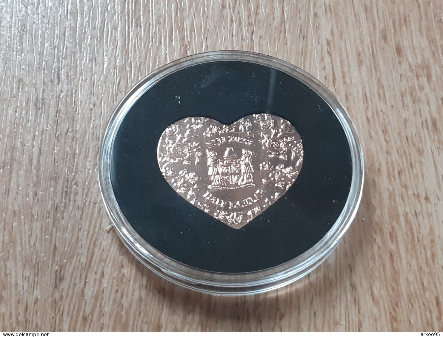 Demi Dollar En Forme De Coeur, Fidji, 2022, Argent Plaqué Or Rose - Fidschi